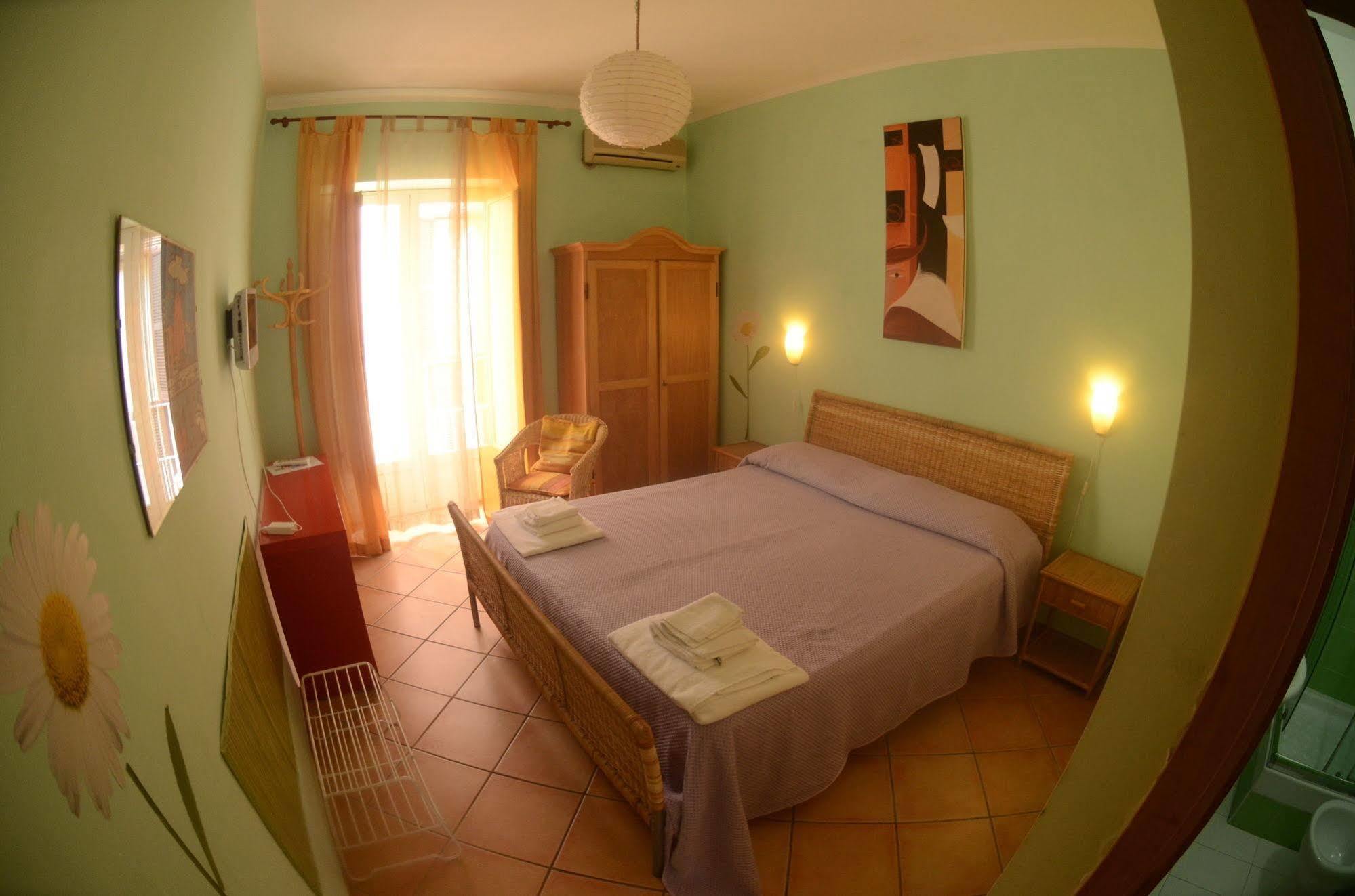 Bed And Breakfast I Vicoletti Di Napoli Exterior foto