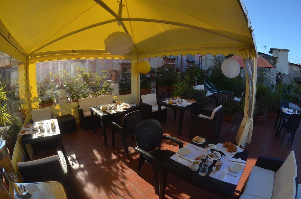 Bed And Breakfast I Vicoletti Di Napoli Exterior foto